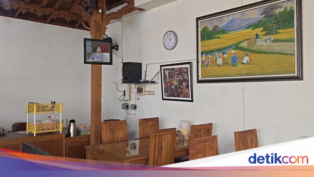 A sudden drop in customer traffic was facing Javanese restaurant SongOseng owned by Nunung over a