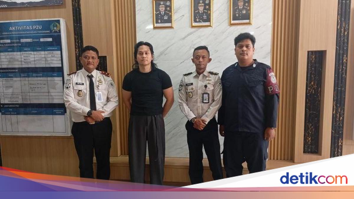 Indra Kenz Transferred to Tangerang Penitentiary After Parole Revocation
