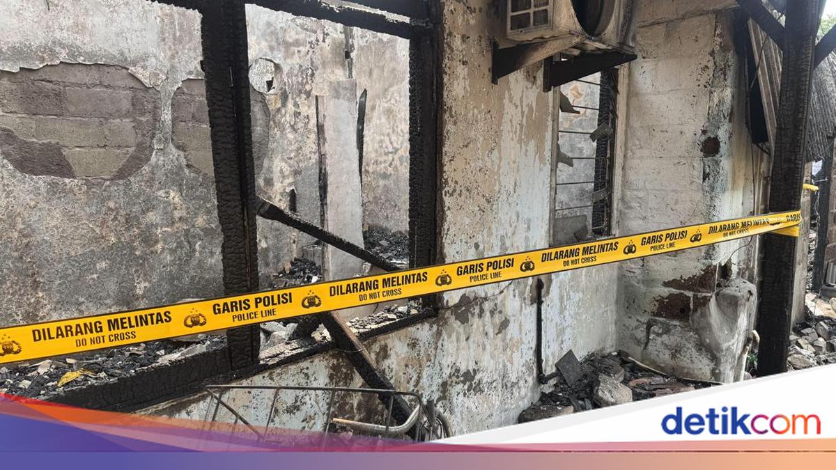 Kebakaran Hanguskan 8 Rumah dan Kios di Kemayoran, Puing-puing Berserakan