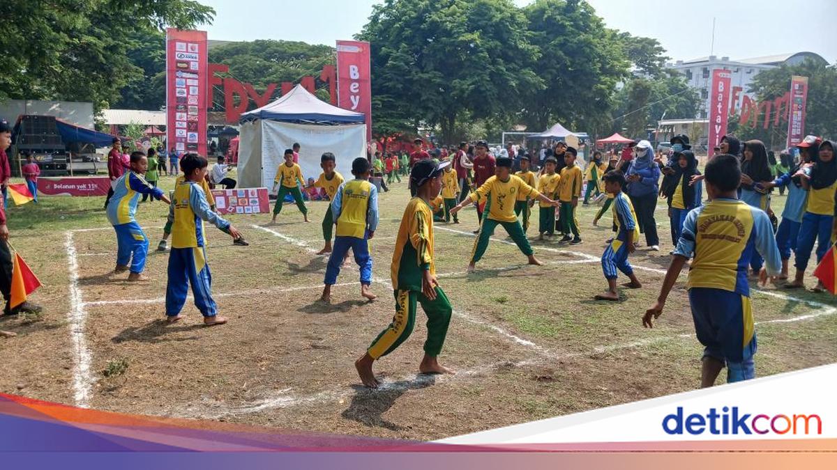 Seribu Anak SD di Kota Pasuruan Antusias Lomba Gobak Sodor hingga Egrang