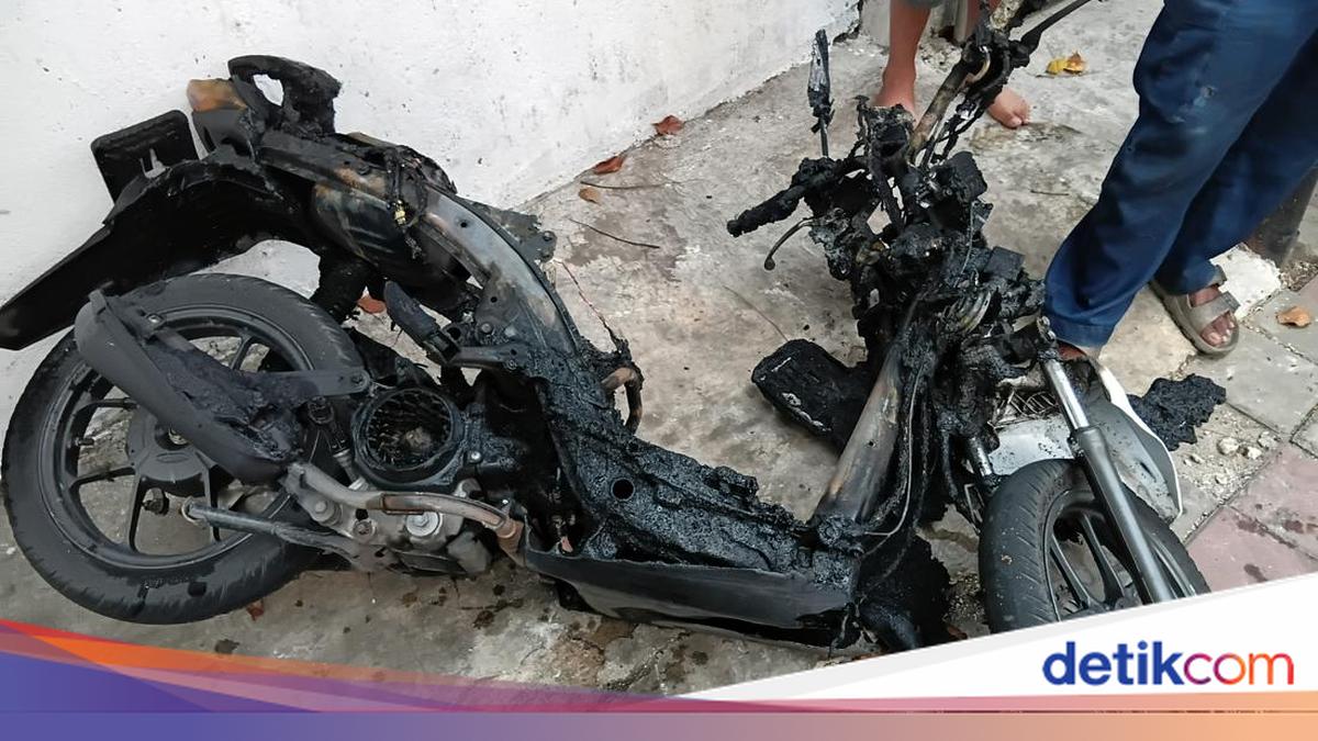 Two suspected motorcycle thieves injured when their bike exploded in Jakarta