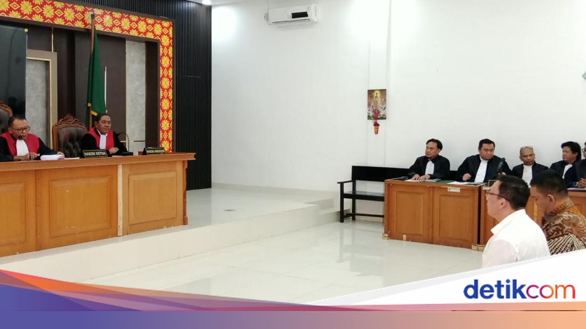 Sidang Perdana Wakil Bupati PALI, Jaksa Ungkap Percakapan WA dan Uang Umrah