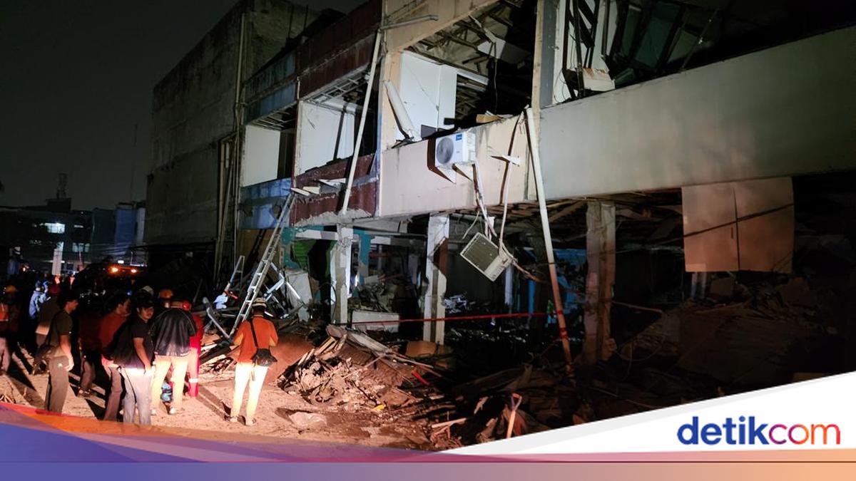 Explosion in South Tangerang Kills Two and Injures About 11