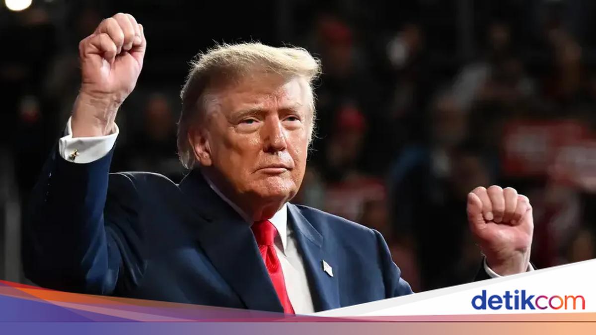 Kemlu Diminta Bersikap Usai Trump Jadikan 'Mohammad' Bahan Candaan