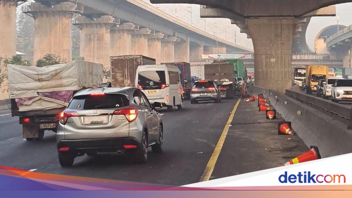 Road repairs cause traffic delays on Jakarta–Cikampek toll road