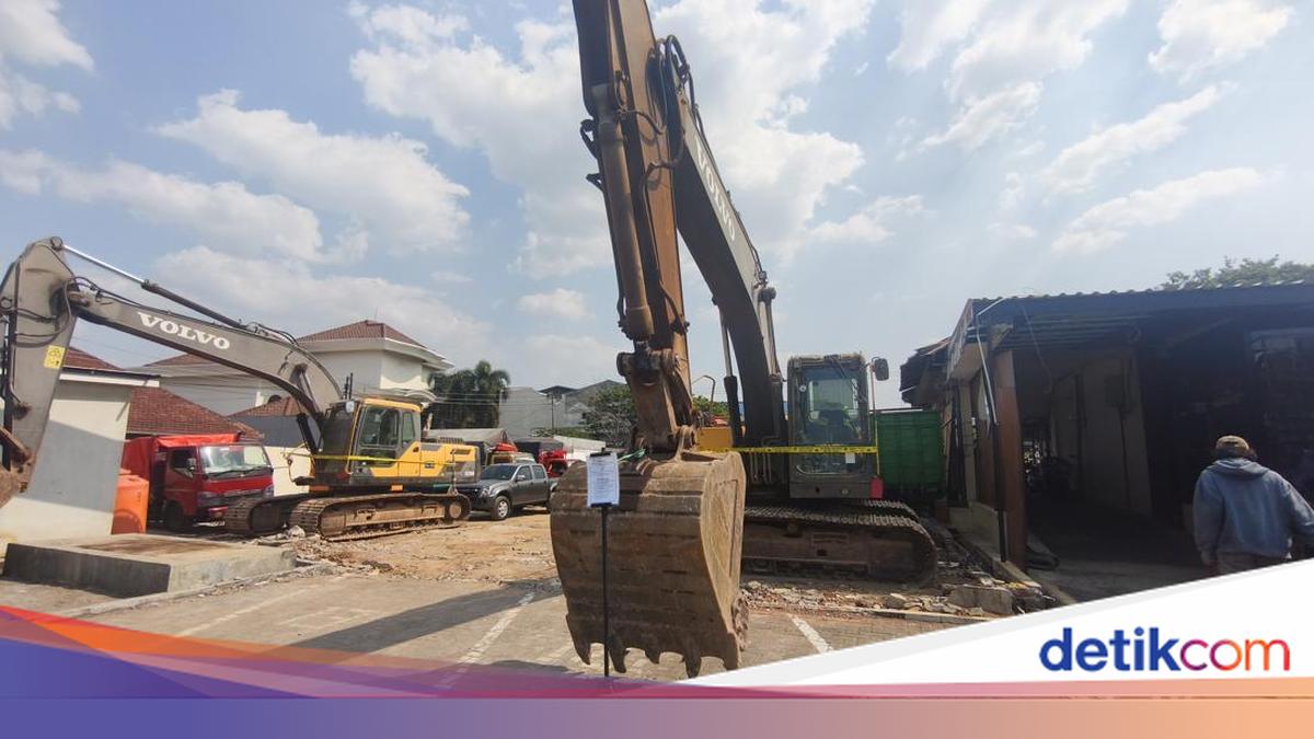 Polisi Sikat Tambang Andesit Ilegal di Ungaran, 2 Ekskavator Disita