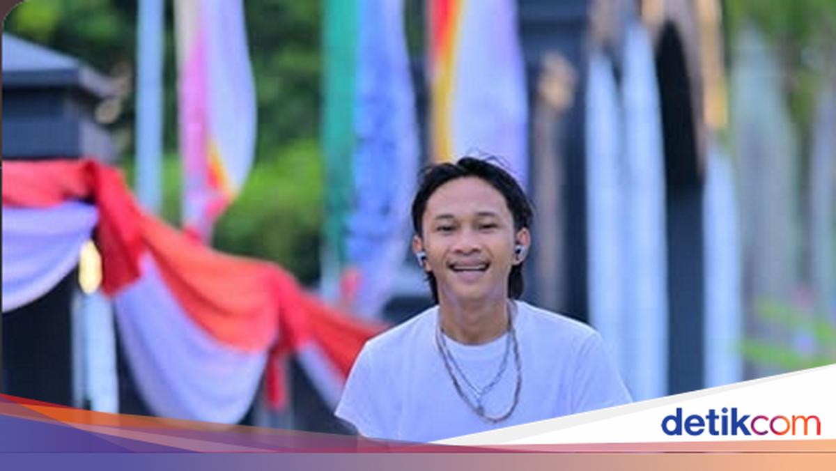 Aksi Kocak Fajar Sadboy Masak Bareng Amanda Manopo hingga Buka Warung Makan