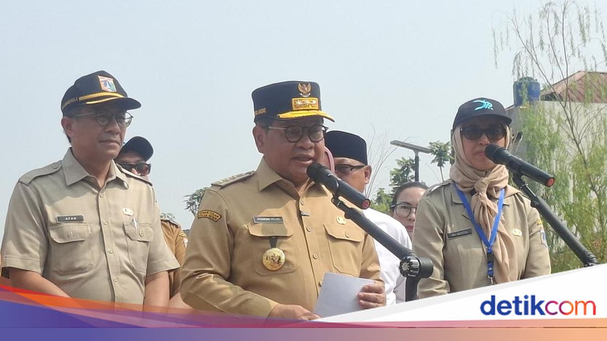 Truk Tabrak Separator Koridor 9 Bikin Macet, Pramono Minta Semua Taat Aturan