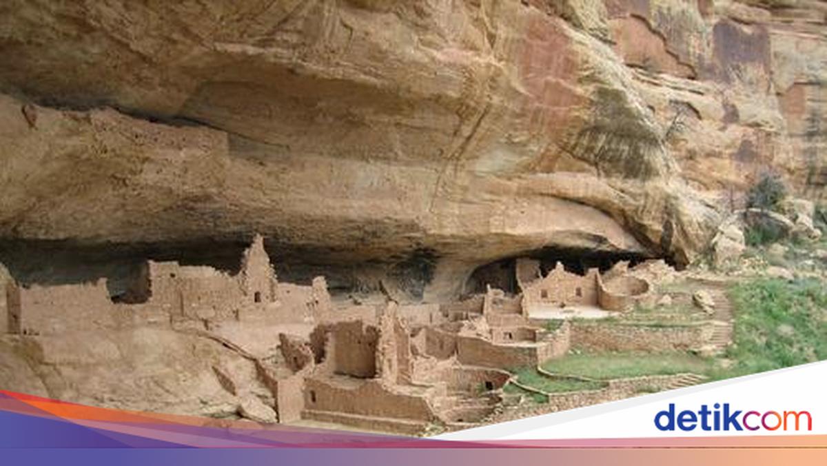 Tersembunyi di Ceruk Tebing, Desa Kuno Ini Punya Rumah hingga Menara