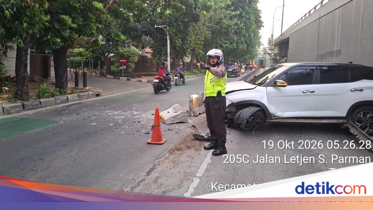 SUV Hits Busway Separator, Traffic Backs Up Toward Tomang