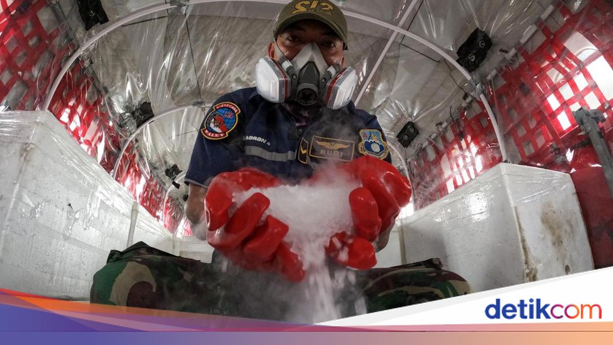 Bagaimana Cara Kerja Dry Ice untuk Atasi Kabut Asap Karhutla?