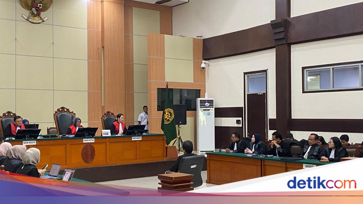Perlawanan Roy Suryo Ditolak Hakim