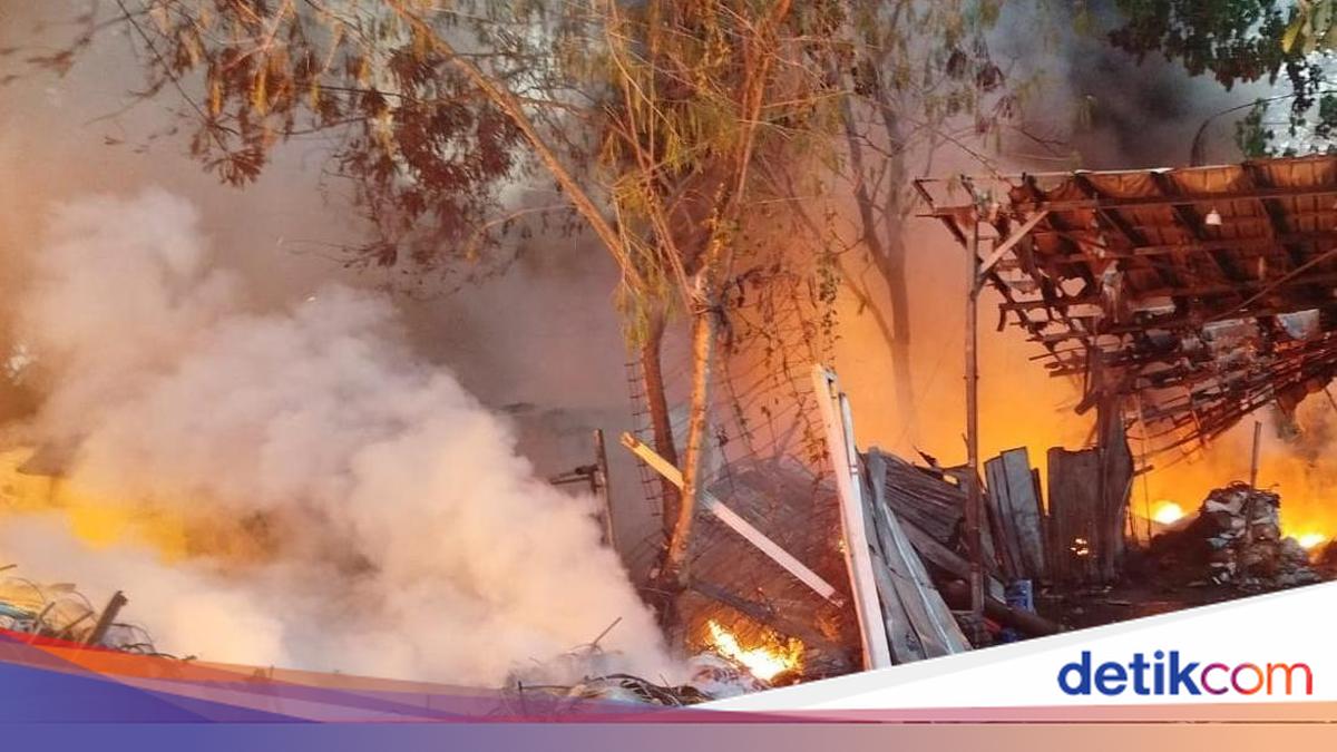 Corpsman in Bogor Fire, Fire Firm After 8 Hours