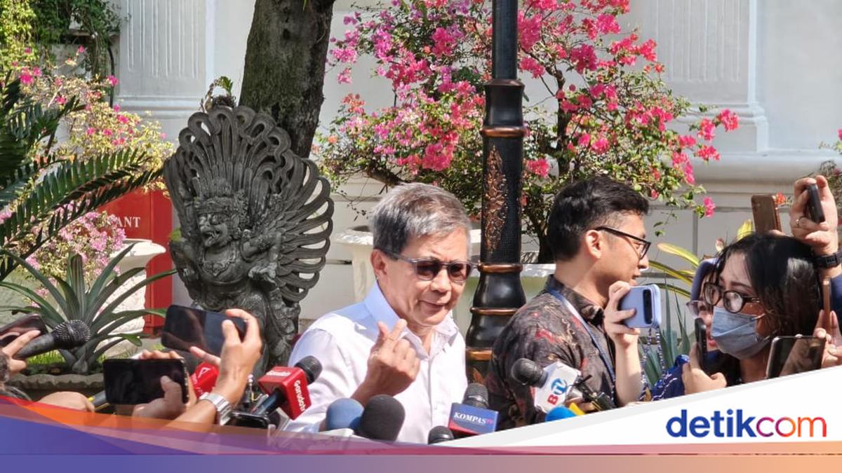 2 Tahun Pemerintahan Prabowo, Rocky Gerung Beri Nilai Finger Heart