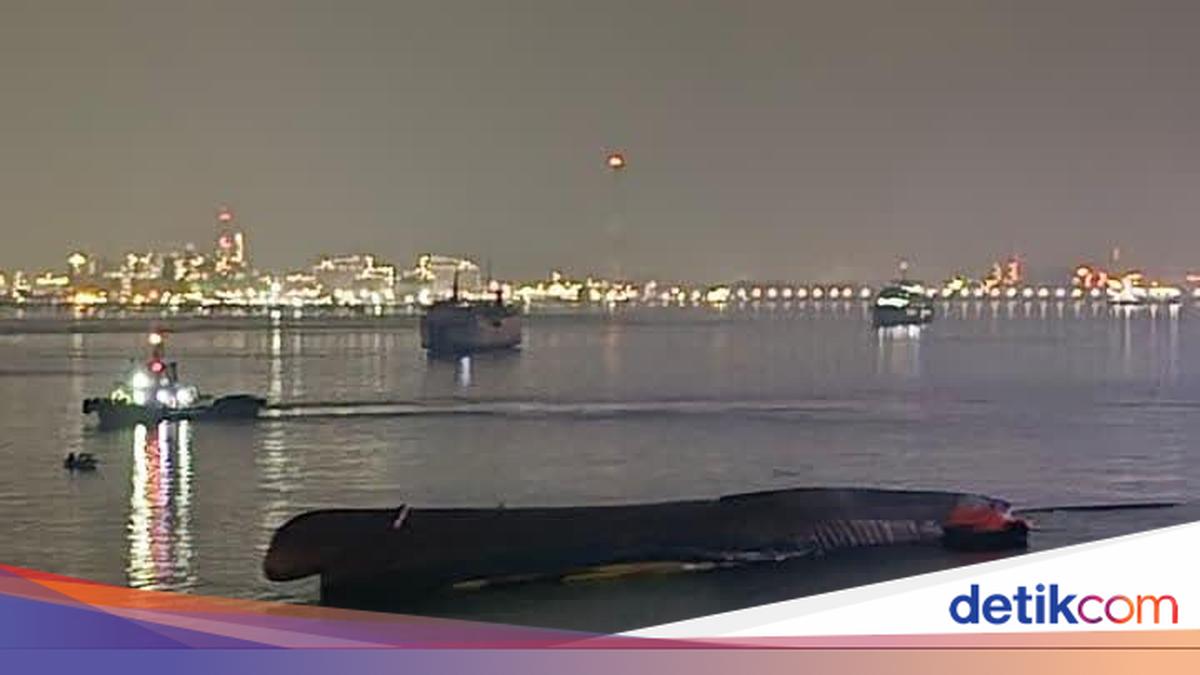 KMP Batumandi yang Terbakar di Merak Tenggelam Usai Dipadamkan