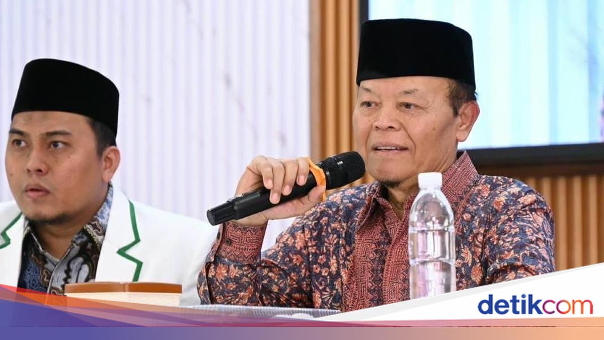 HNW Minta RUU Sisdiknas Tetap Posisikan UU Pesantren sebagai Lex Specialis
