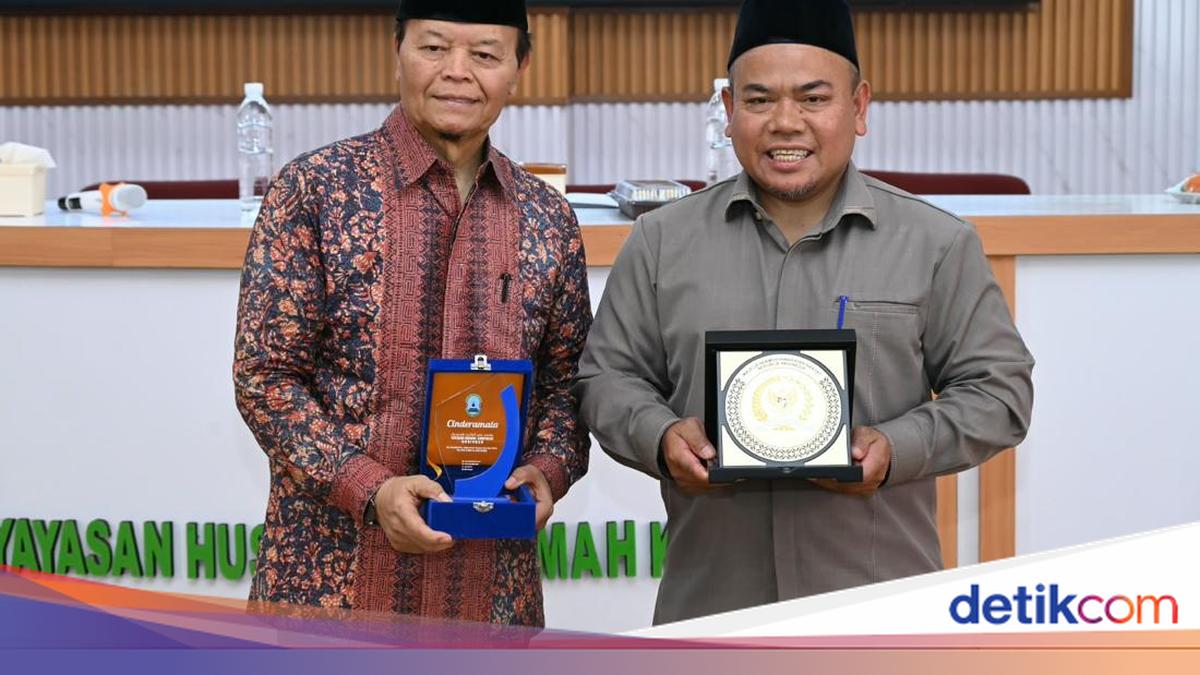 HNW Ajak Pesantren Gaungkan Resolusi Jihad Era Baru Sambut Hari Santri