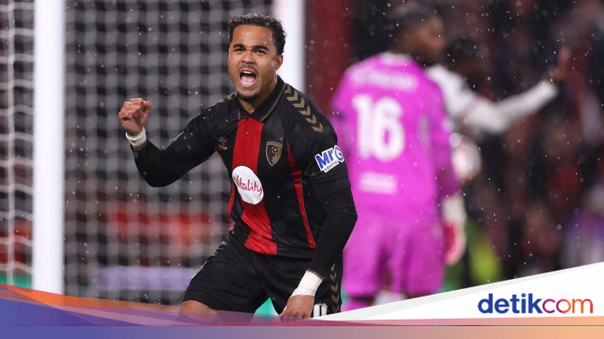Bournemouth beat AC Milan 3-0 in Europa League as Maignan sent off