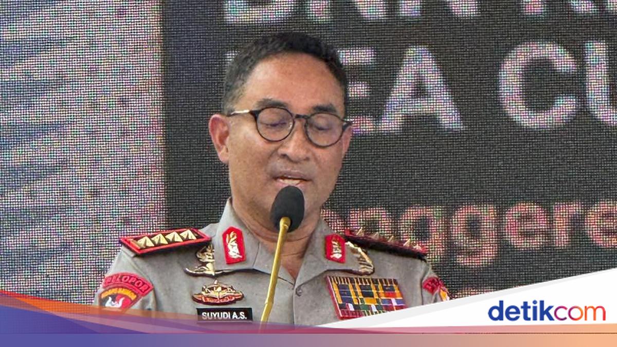 Momen Kapolri Setop Pemaparan Rilis Lab Narkoba di Aceh Saat Azan dan Ikamah
