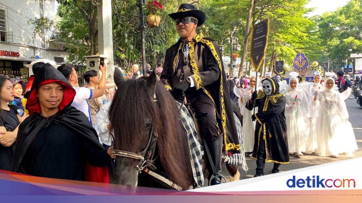Wajah Bahagia Warga di Karnaval Hari Jadi Kota Bandung