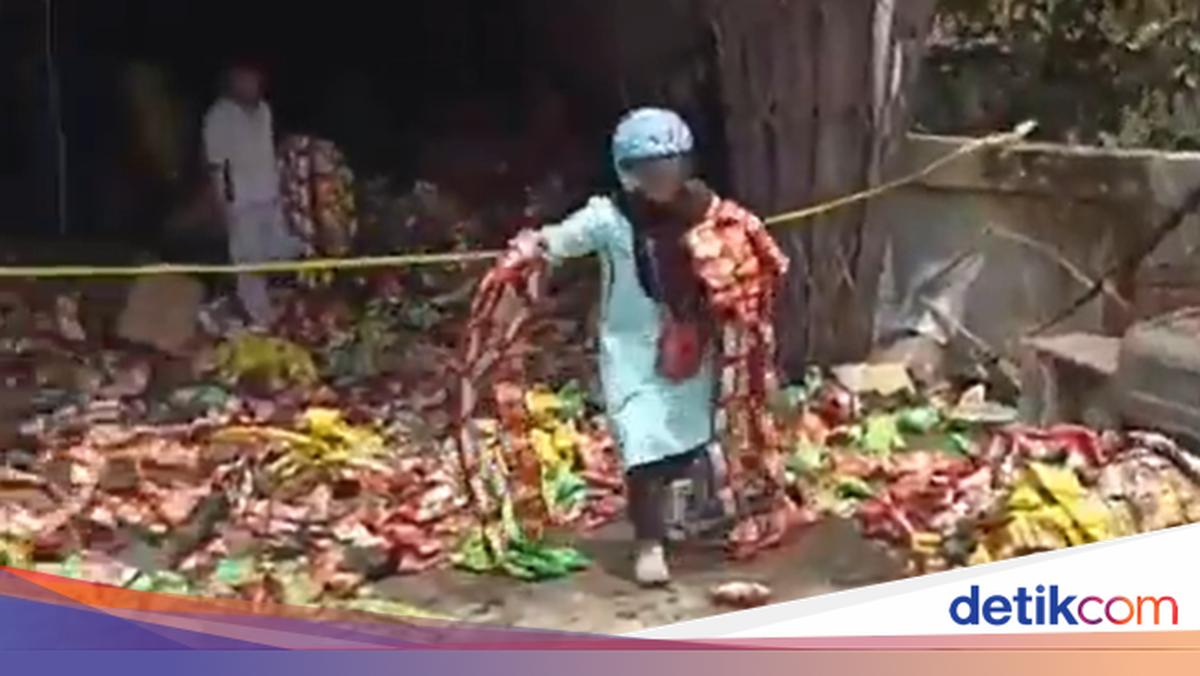 Twelve detained after snack warehouse fire in Bengkulu