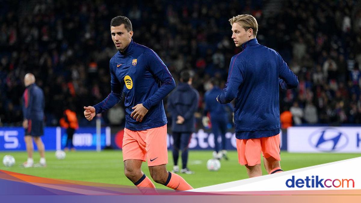 De Jong Tak Masalah Harus Bersaing dengan Rodri