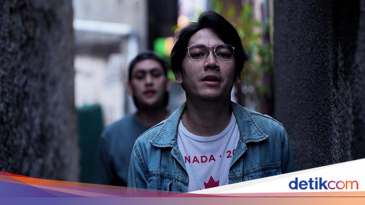 新曲『Pertemuan Berikutnya』を紹介するSanjieの写真