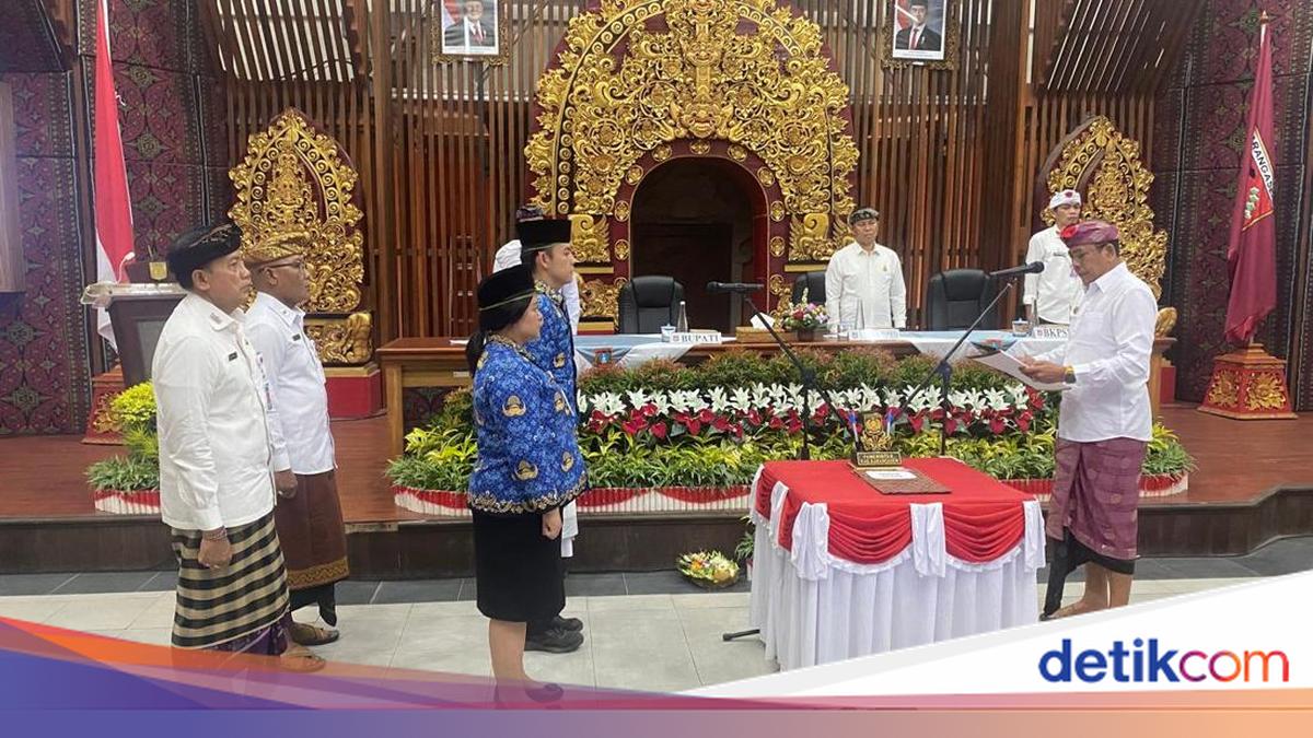 Lantik 6 PNS-Pejabat Fungsional, Gus Par Tekankan Integritas dan Disiplin