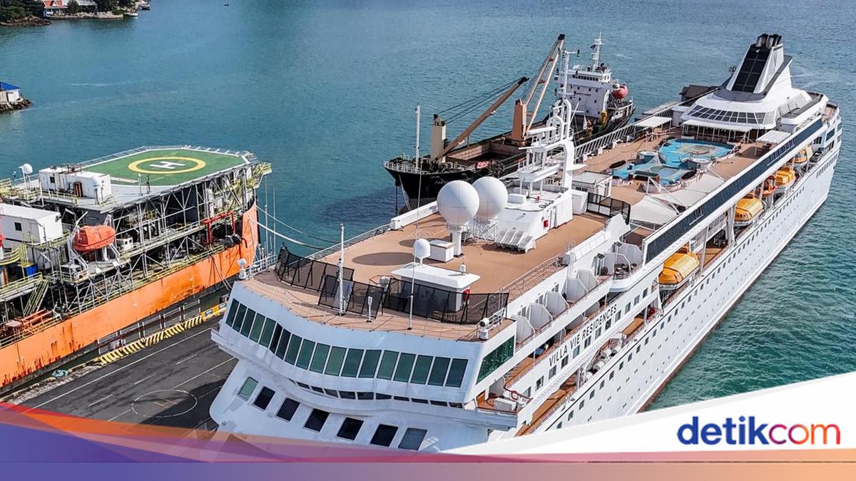 Luxury Cruise Stranded in Cambodia After Fuel Costs Surge, Leaving Passengers Stranded