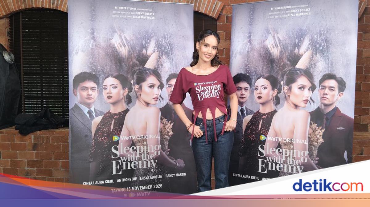 Cinta Laura Opens Up About Filming Her First Intimate Scenes in 'Sleeping with the Enemy