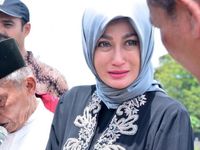 Sisca Dewi Dipolisikan Suami Sirinya Sendiri Sisca Dewi Dipolisikan Suami Sirinya Sendiri