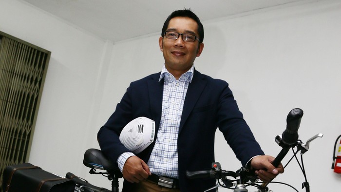 Ridwan Kamil Jual Baju Bekas Miliknya untuk Patungan Beli Ambulans