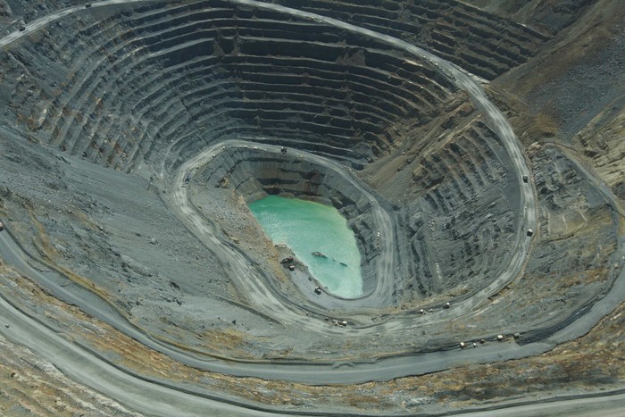 Bakrie Jual Saham Newmont Rp 5,2 Triliun