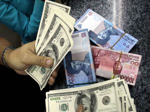 Rupiah Kebakaran! Dolar AS Perkasa ke Level Rp 14.260