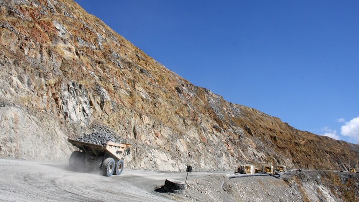 Tambang Batu Hijau PT Newmont terletak di Nusa Tenggara Barat (NTB). detikcom berksempatan melihat dari dekat proses penambangan tembaga, emas dan perak di Sumbawa, NTB, tersebut,Rabu, (29/06/2011). file/detikfoto
