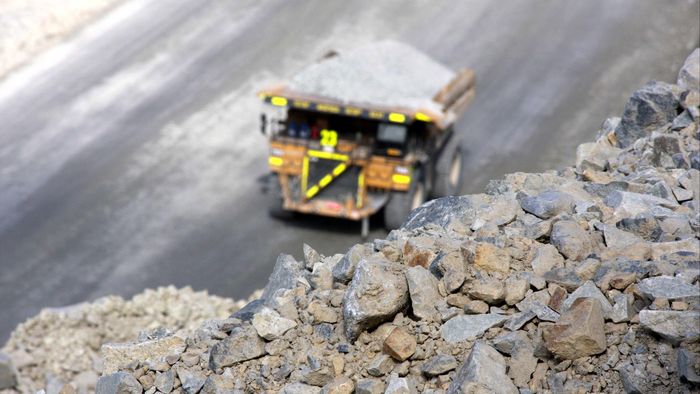 Tambang Tembaga dan Emas Newmont Tambang Batu Hijau PT Newmont terletak di Nusa Tenggara Barat (NTB). detikcom berksempatan melihat dari dekat proses penambangan tembaga, emas dan perak di Sumbawa, NTB, tersebut,Rabu, (29/06/2011). file/detikfoto