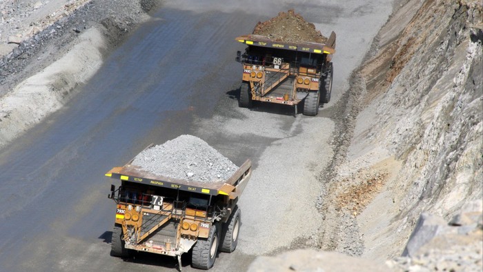 Tambang Batu Hijau PT Newmont terletak di Nusa Tenggara Barat (NTB). detikcom berksempatan melihat dari dekat proses penambangan tembaga, emas dan perak di Sumbawa, NTB, tersebut,Rabu, (29/06/2011). file/detikfoto