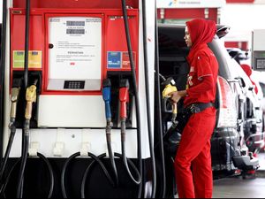 Hemat Biaya, Pertamina Impor BBM dari Malaysia untuk Wilayah Perbatasan