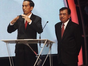 Rencana Jokowi Hapus Aturan Bisa Berbahasa Indonesia Bagi TKA Dikritik