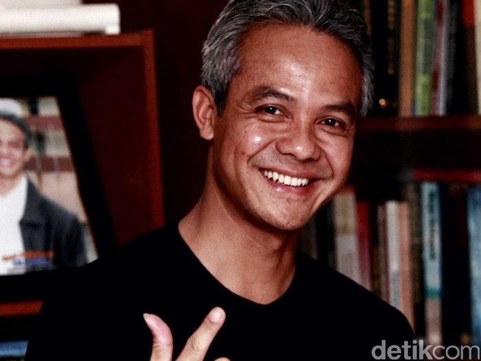 Gubernur Jawa Tengah ganjar Pranowo yang juga polotisi asal PDIP tersebut kini juga menjadi Ketua Tim Pemenangan pasangan Joko Widodo-Jusuf Kalla (Jokowi-JK) di Jawa Tengah.