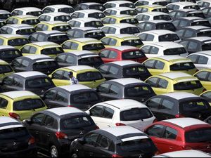 Kendaraan dan Komponennya Dominasi Impor Januari US$ 695 Juta