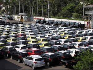Penjualan Mobil Dunia Anjlok