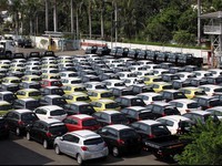 Pukulan Virus Corona terhadap Penjualan Mobil RI