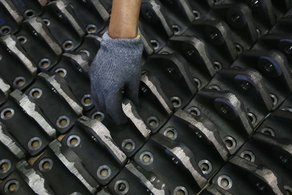 PT Bakrie Tosanjaya akan menginvestasikan Rp 300 miliar tahun ini untuk meningkatkan kapasitas produksi hingga lebih dari 50 persen di karenakan meningkatnya permintaan otomotif di tanah air, Selasa (30/4/2013).