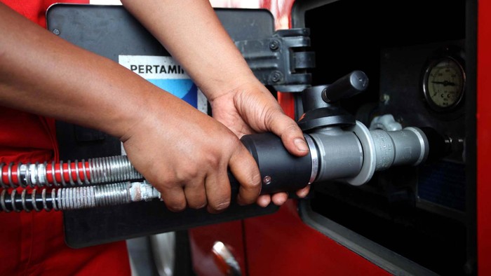 PT Pertamina (Persero) meresmikan Stasiun Pengisian Bahan Bakar Sas (SPBG) di kawasan Mampang Prapatan, Jakarta Selatan, Kamis (16/5/2013). Pembangunan SPBG ini merupakan program revitalisasi SPBU di mana nantinya angkutan umum bisa menikmati layanan pengisian bahan bakar gas.