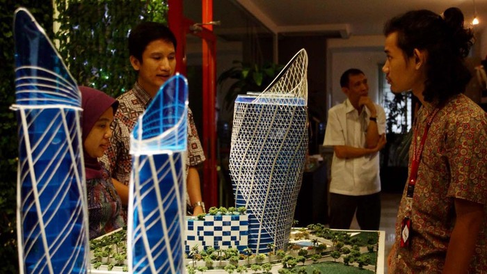 Pameran yang digelar oleh Himpunan Mahasiswa Arsitektur Universitas Binus dan Granito Tile Studio itu berusaha menciptakan solusi kreatif untuk permasalahan Ibukota Jakarta. Ini merupakan pameran Arcchitecture Grand Festival yang ke-3 dan diisi dengan beragam kegiatan seperti diskusi, fotografi, serta maket seperti terlihat pada gambar.
