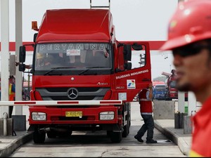 Kok Bisa Ada Preman Leluasa Masuk ke Terminal BBM Pertamina?