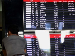 Kemenhub Tangani 17 Kasus Candaan Bom hingga Merokok di Pesawat
