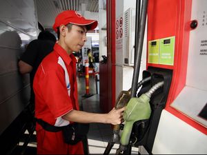 Masih Jual Premium, Pertamina Yakin Untung?
