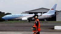 Masih menurut Sudi, faktor keamanan jadi salah isu yang mendasari pemilihan warna tersebut. Warna biru di dalam arti security penerbangan. Warna biru bisa berkamuflase sehingga bisa sama dengan warna langit, ungkapnya. Pesawat ini pula yang mengantarkan presiden SBY kala itu dalam setiap perjalanan dinasnya. dok. detikcom